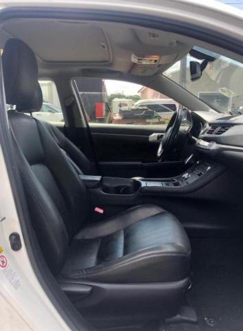 Hatchbacks LEXUS CT 200 2012 White