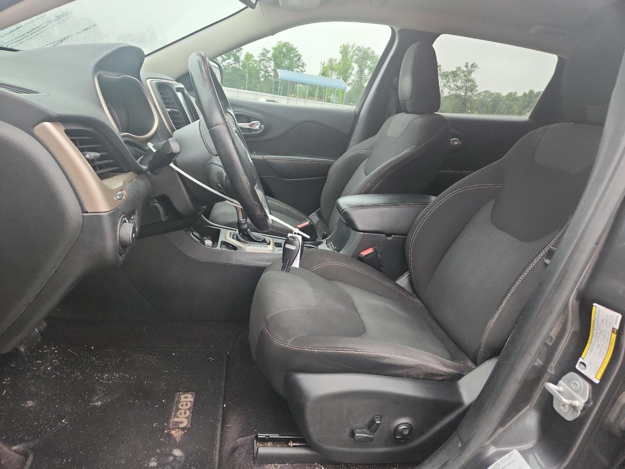 2016 Jeep Cherokee Latitude VIN: 1C4PJLCS0GW207554 Lot: 63740375