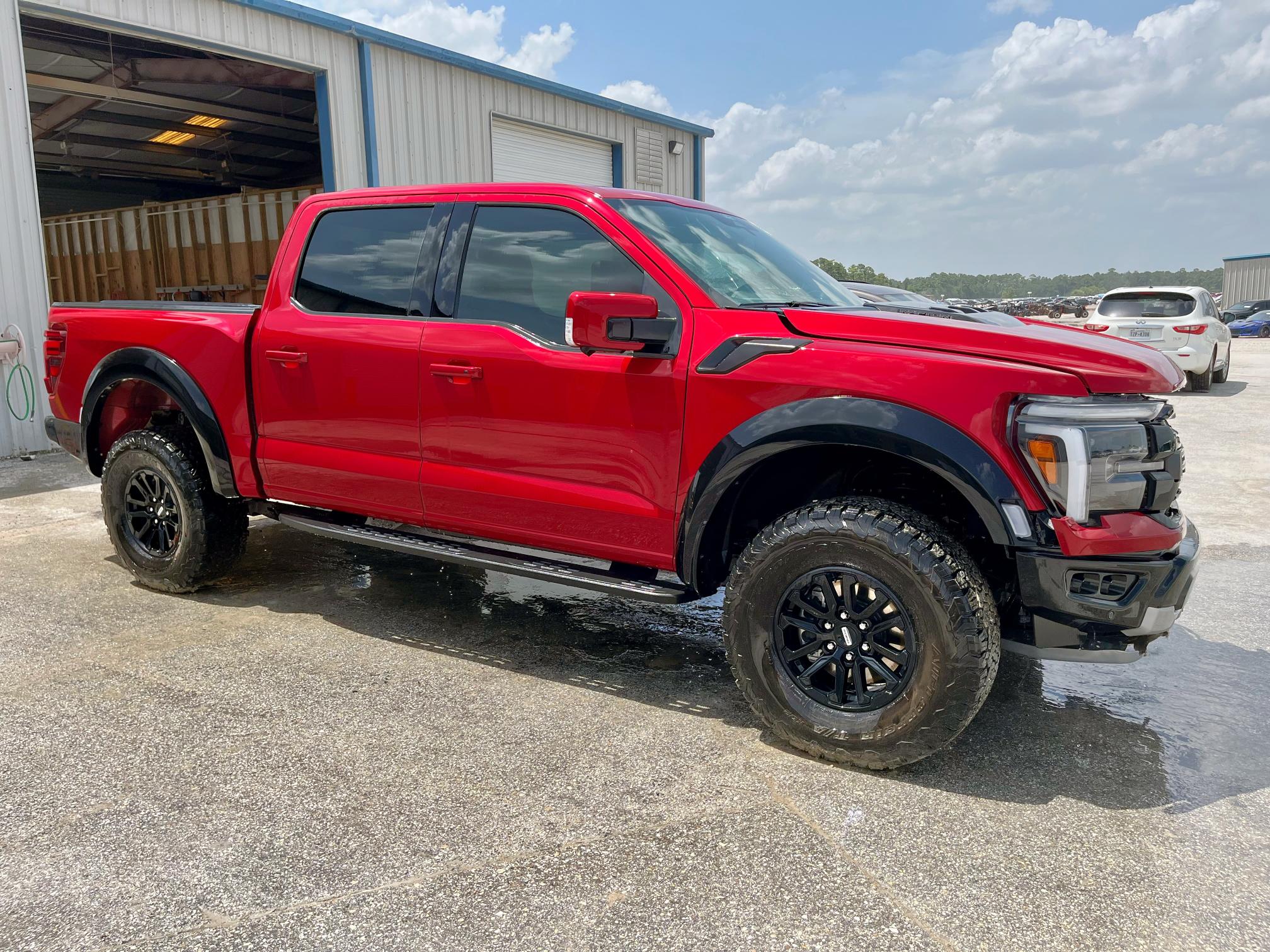  FORD F150 2024 Красный