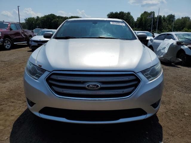 Sedans FORD TAURUS 2015 Srebrny