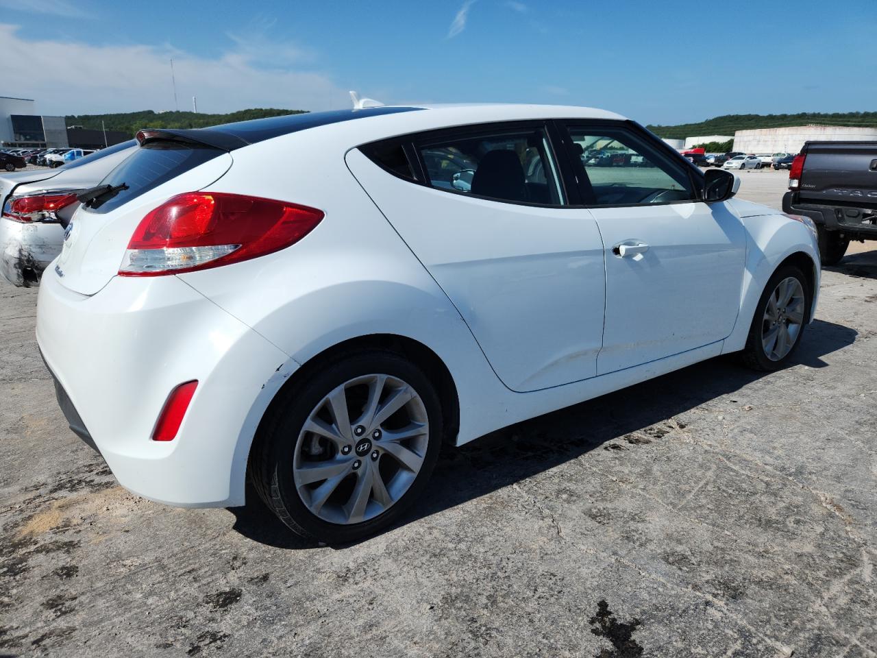 2016 Hyundai Veloster white coupe gas KMHTC6AD8GU268284 photo #4
