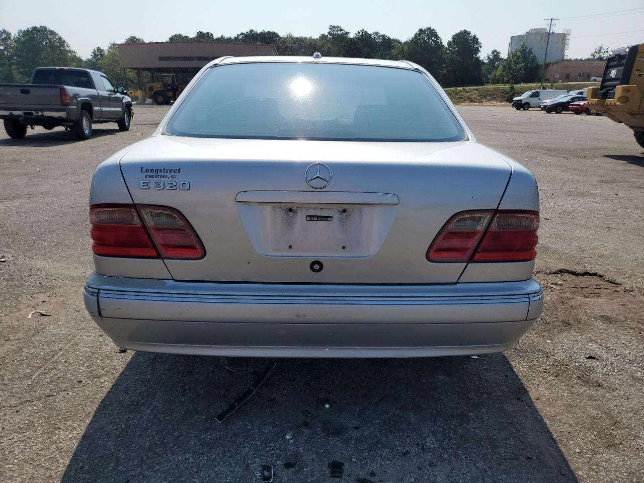 2000 Mercedes-Benz E 320 VIN: WDBJF65J8YB160696 Lot: 63019535