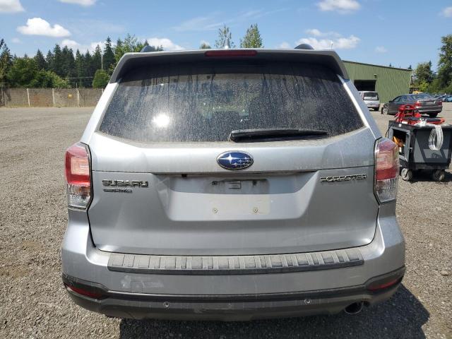  SUBARU FORESTER 2018 Silver
