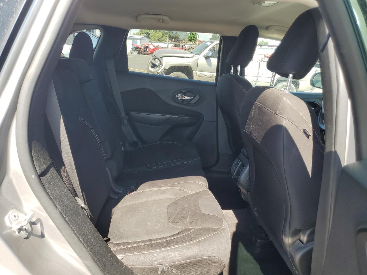 2015 Jeep Cherokee Latitude VIN: 1C4PJMCB4FW633431 Lot: 66007505