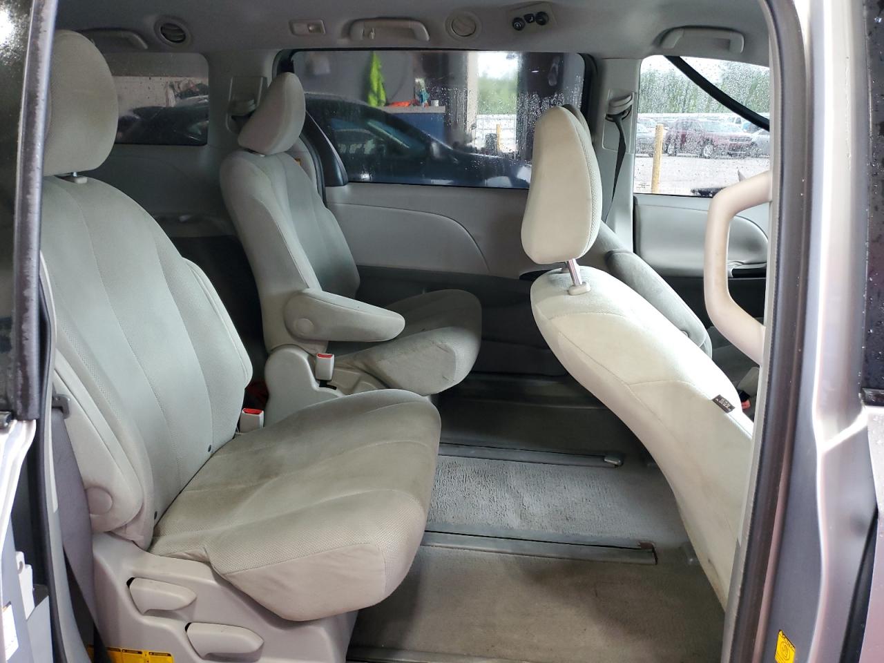 2011 Toyota Sienna VIN: 5TDZK3DC8BS077903 Lot: 64673865