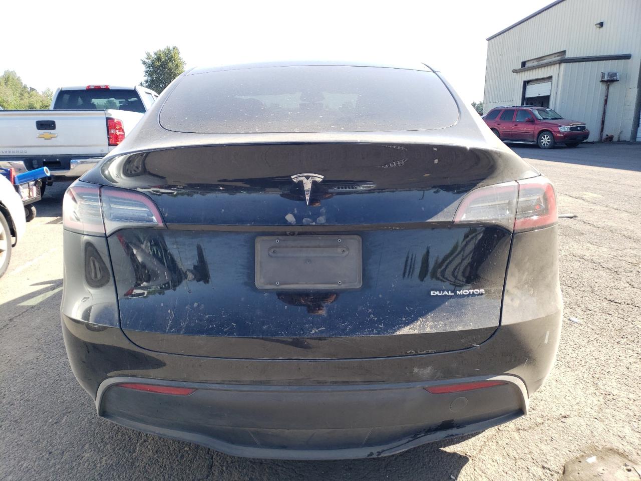 2024 Tesla Model Y VIN: 7SAYGAEE9RF085558 Lot: 64665165
