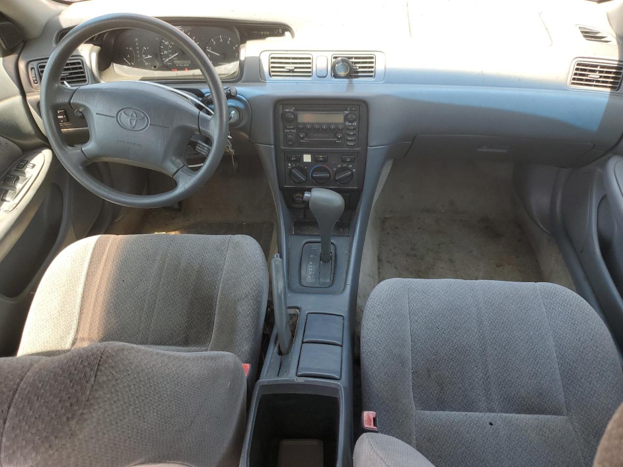 2000 Toyota Camry Ce VIN: JT2BG22K9Y0400240 Lot: 64599335