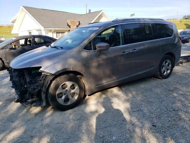 Minivans CHRYSLER PACIFICA 2017 tan