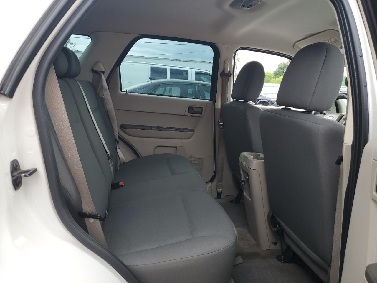 2009 Ford Escape Xls VIN: 1FMCU02799KA87986 Lot: 65410175
