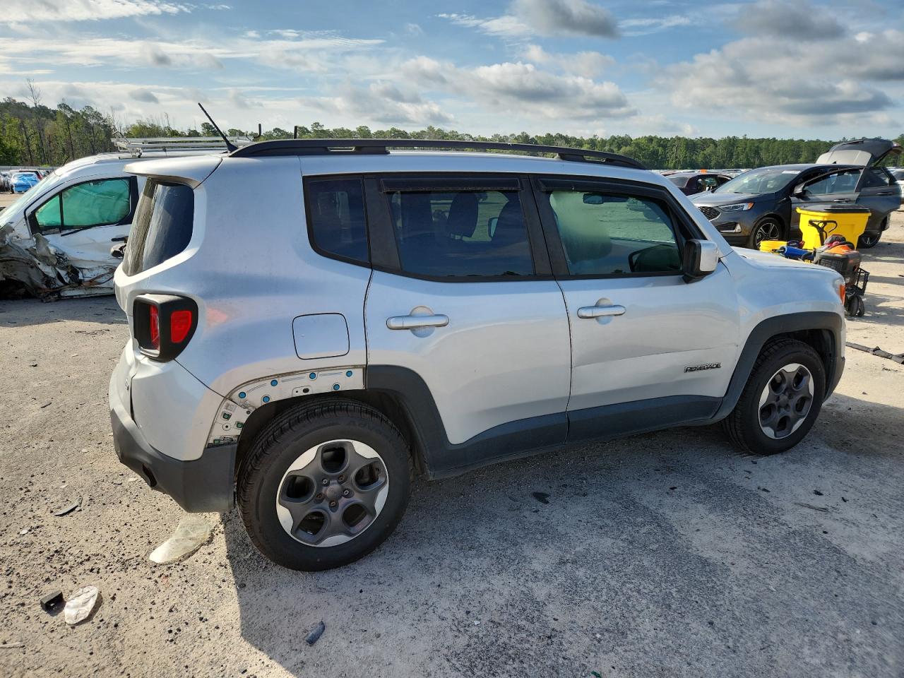 2015 Jeep Renegade Latitude VIN: ZACCJABH0FPB58051 Lot: 62681055