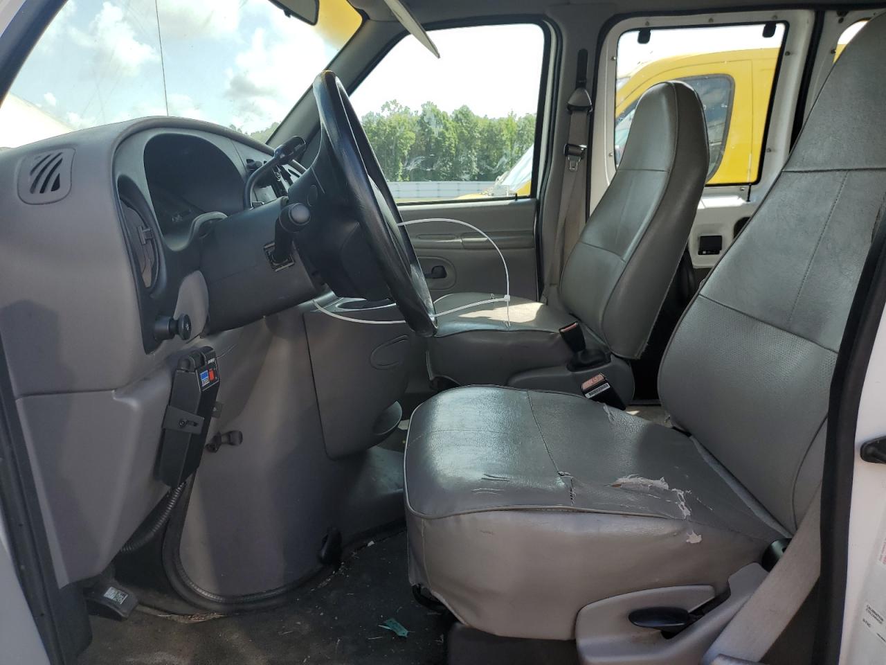 1998 Ford Econoline E350 Super Duty VIN: 1FBSS31LXWHA38976 Lot: 64163225