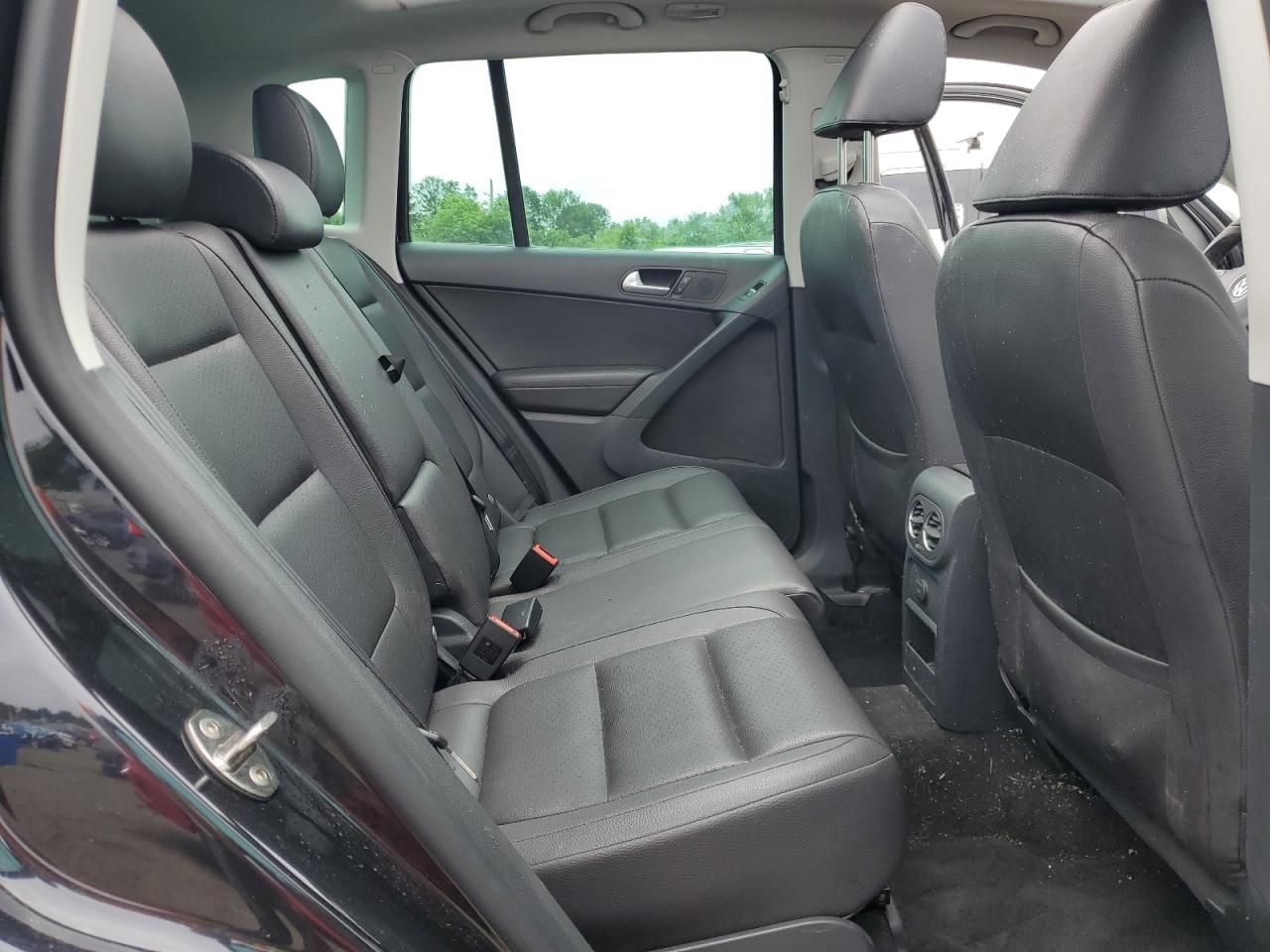 2017 Volkswagen Tiguan Wolfsburg VIN: WVGSV7AX1HK015455 Lot: 64434165