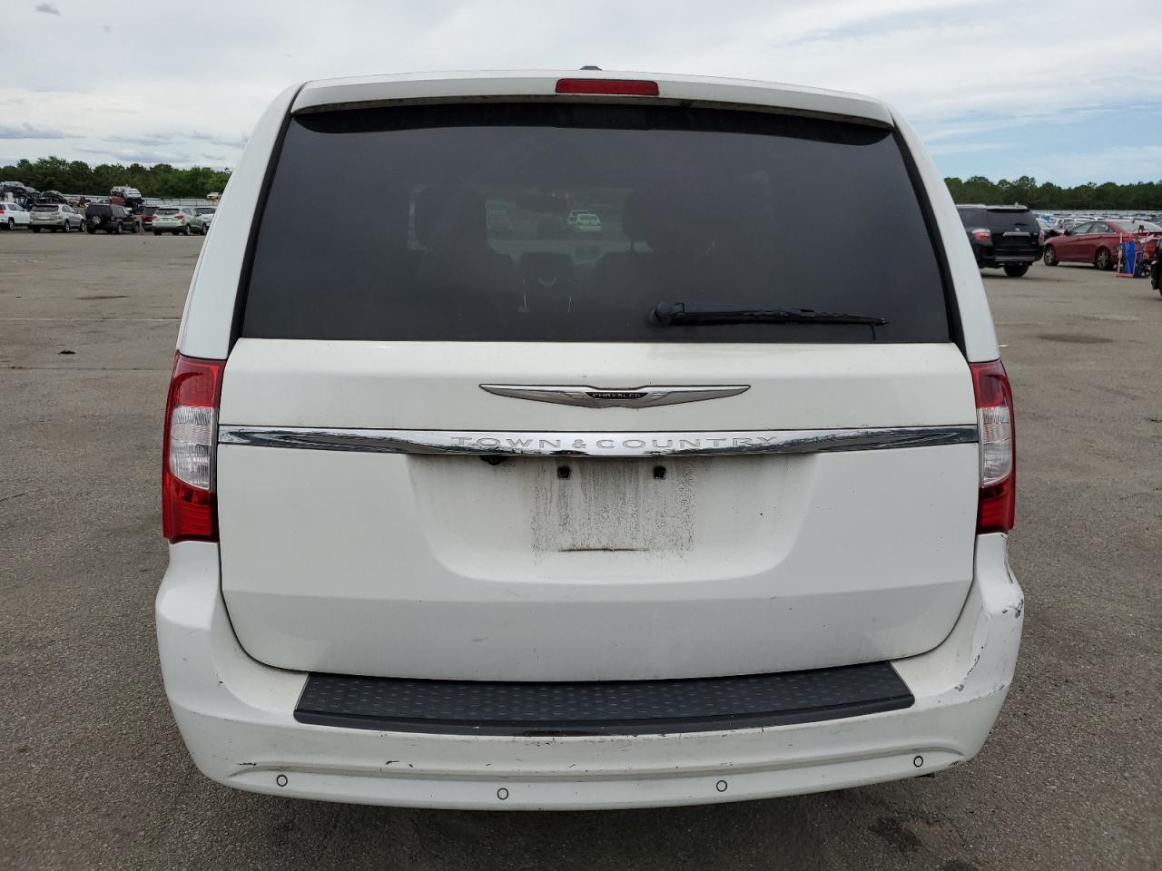 2014 Chrysler Town & Country S VIN: 2C4RC1HG5ER195290 Lot: 64234425