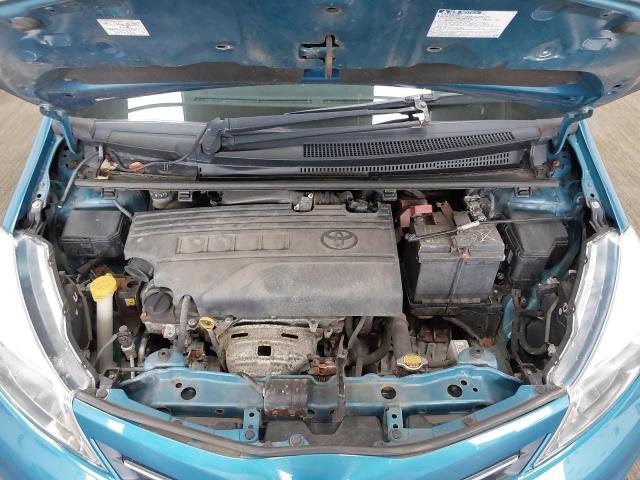 2013 TOYOTA YARIS TR V