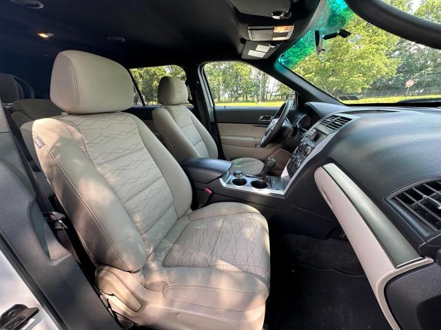 Parquets FORD EXPLORER 2014 Biały