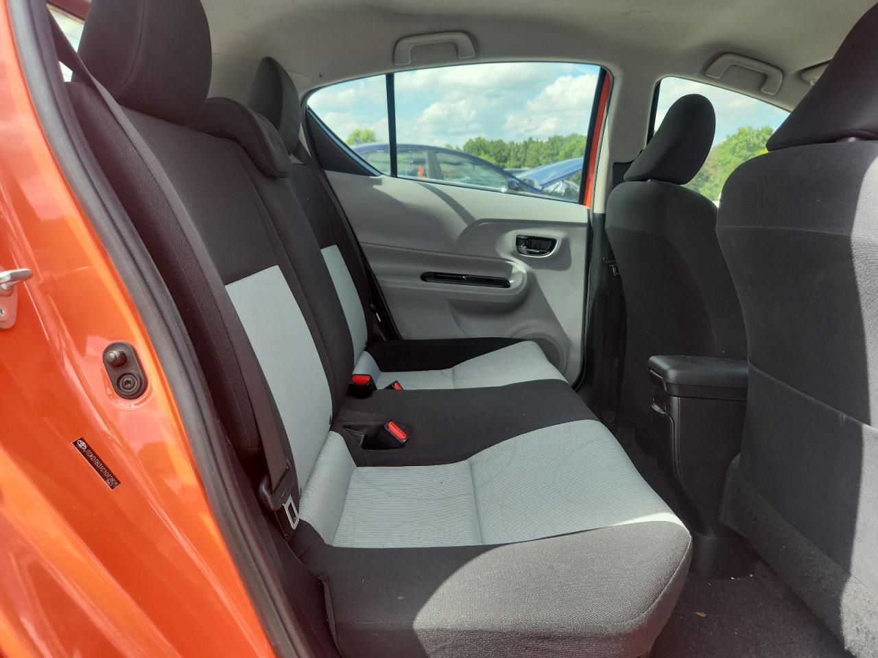 2012 Toyota Prius C VIN: JTDKDTB31C1012825 Lot: 64771845