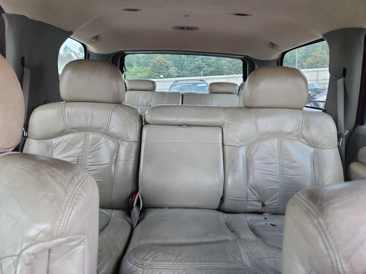 2000 Chevrolet Tahoe C1500 VIN: 1GNEC13T6YJ161264 Lot: 64282905