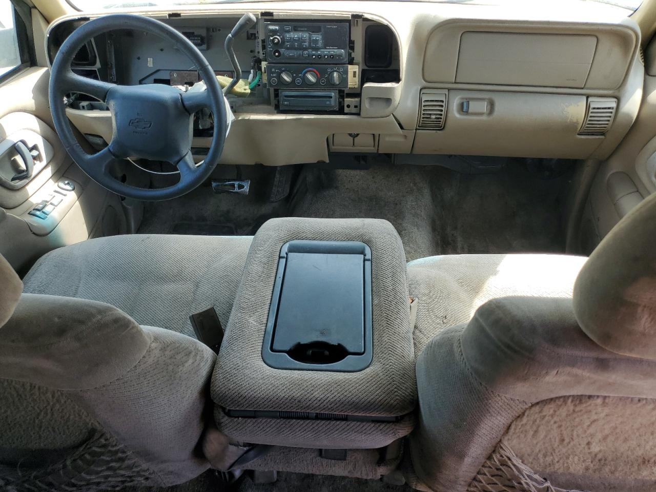 1999 Chevrolet Suburban C1500 VIN: 3GNEC16R3XG265260 Lot: 65757185