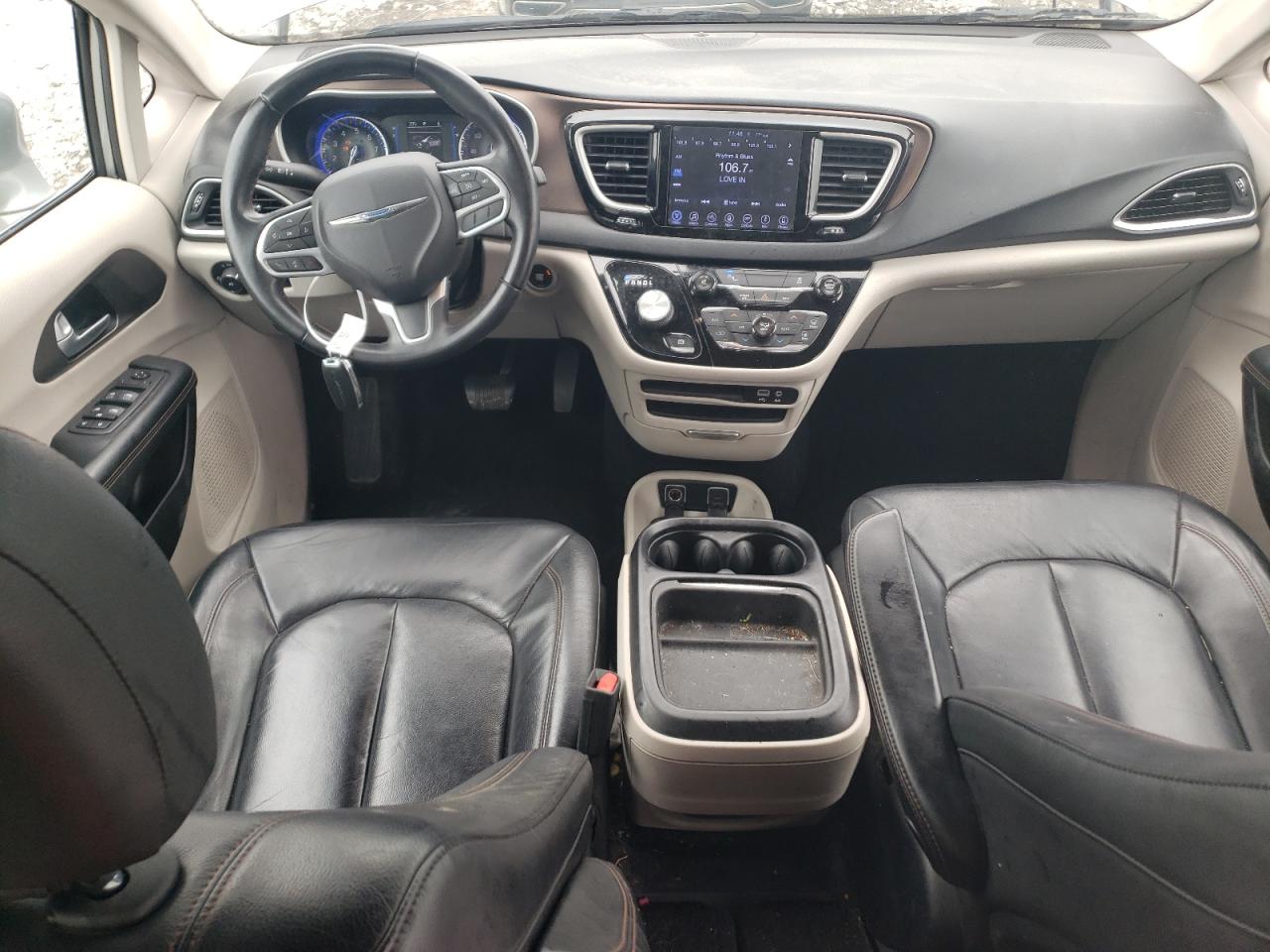 2017 Chrysler Pacifica Touring L VIN: 2C4RC1BG3HR524503 Lot: 66435805