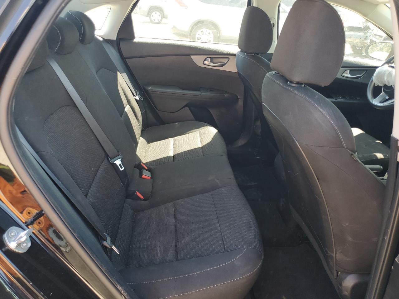 3KPF24AD2ME404637 2021 Kia Forte Fe