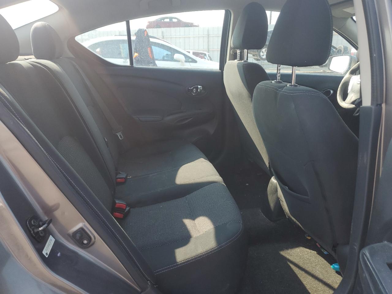 2016 Nissan Versa S VIN: 3N1CN7AP3GL807664 Lot: 64261045