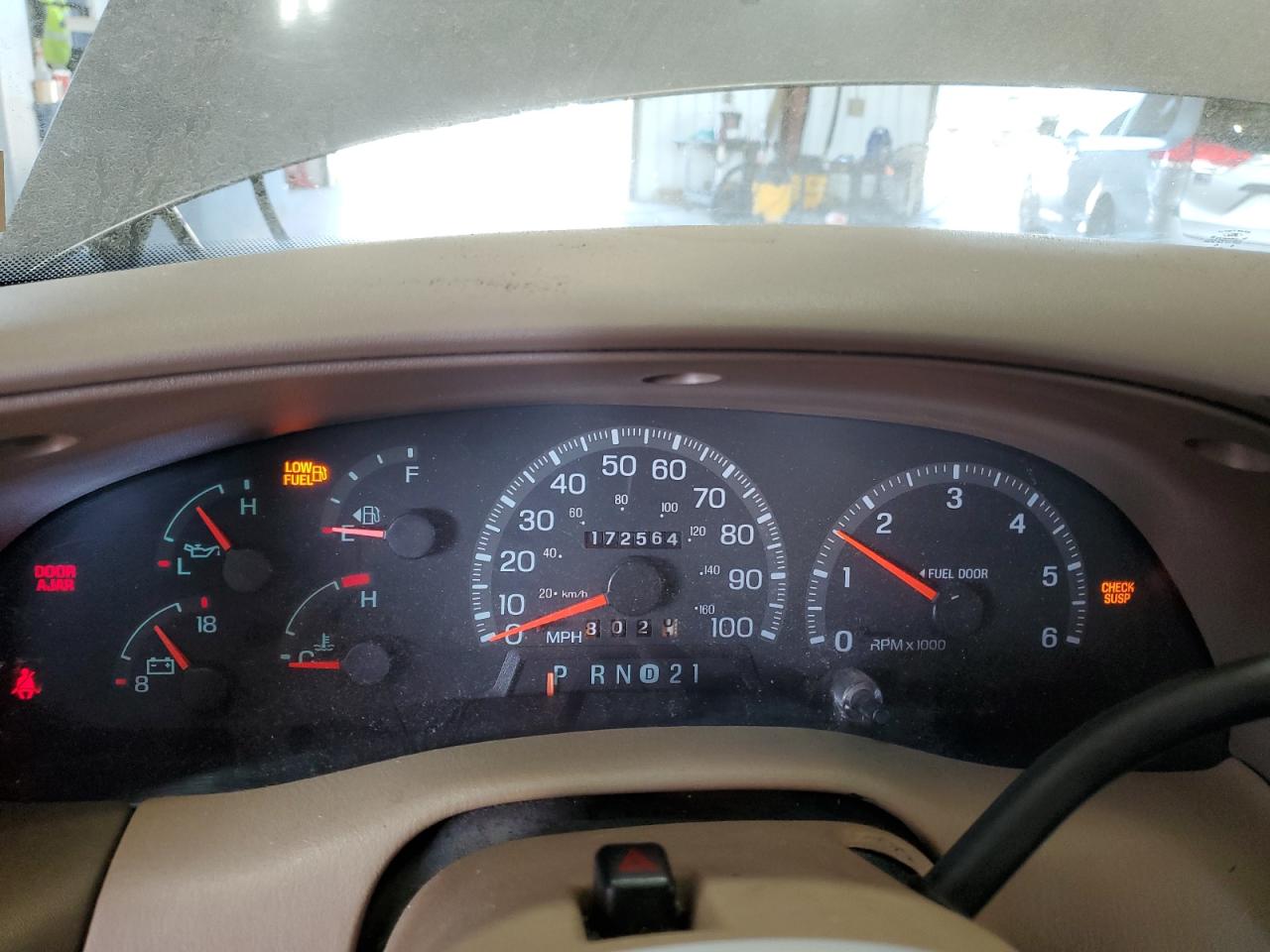 1998 Ford Expedition VIN: 1FMRU17L6WLB43586 Lot: 64261125