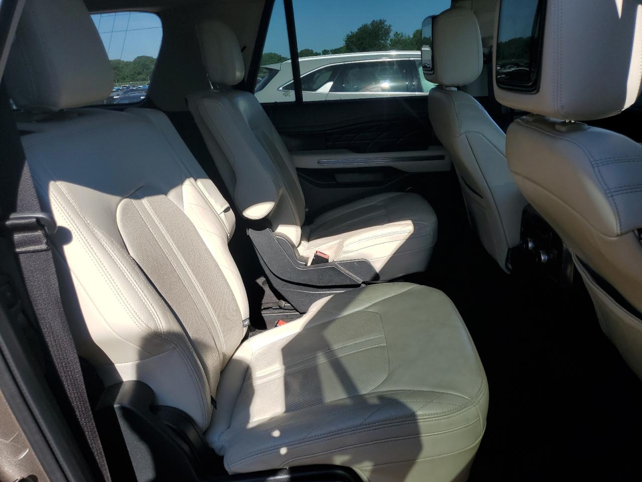 2018 Ford Expedition Max Platinum VIN: 1FMJK1MT5JEA09558 Lot: 63009155