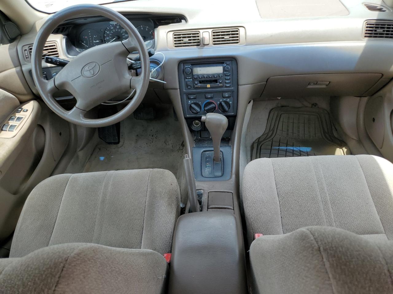 2001 Toyota Camry Le VIN: 4T1BF22K51U971020 Lot: 64526415