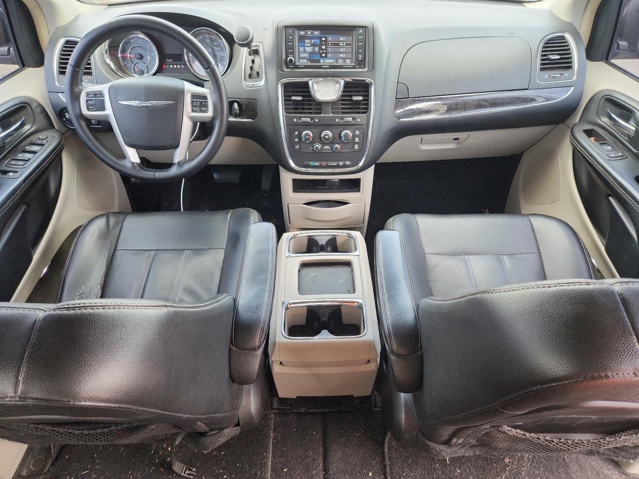 2016 Chrysler Town & Country Lx VIN: 2C4RC1AG9GR111954 Lot: 65642445