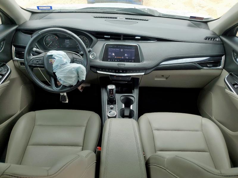  CADILLAC XT4 2019 Silver