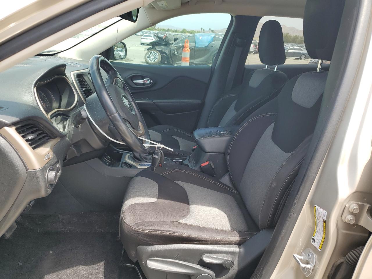 2015 Jeep Cherokee Sport VIN: 1C4PJLAB4FW689379 Lot: 64626635