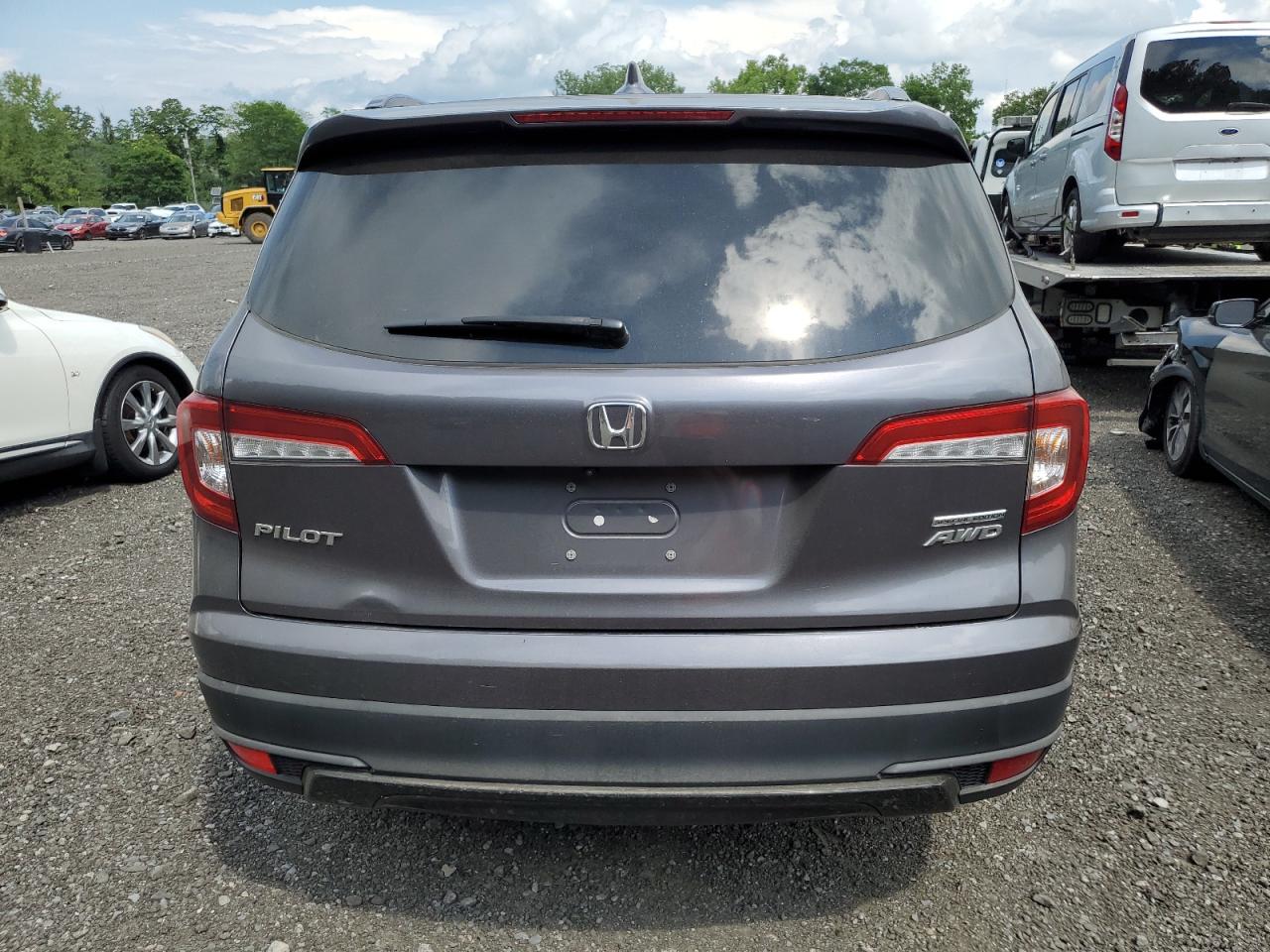 2021 Honda Pilot Se VIN: 5FNYF6H25MB057876 Lot: 64803305