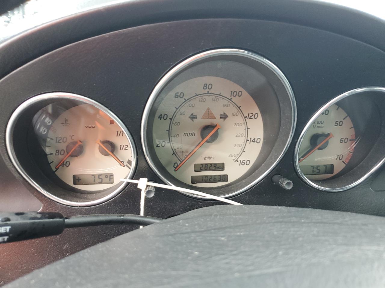 2000 Mercedes-Benz Slk 230 Kompressor VIN: WDBKK47F3YF157811 Lot: 64007815