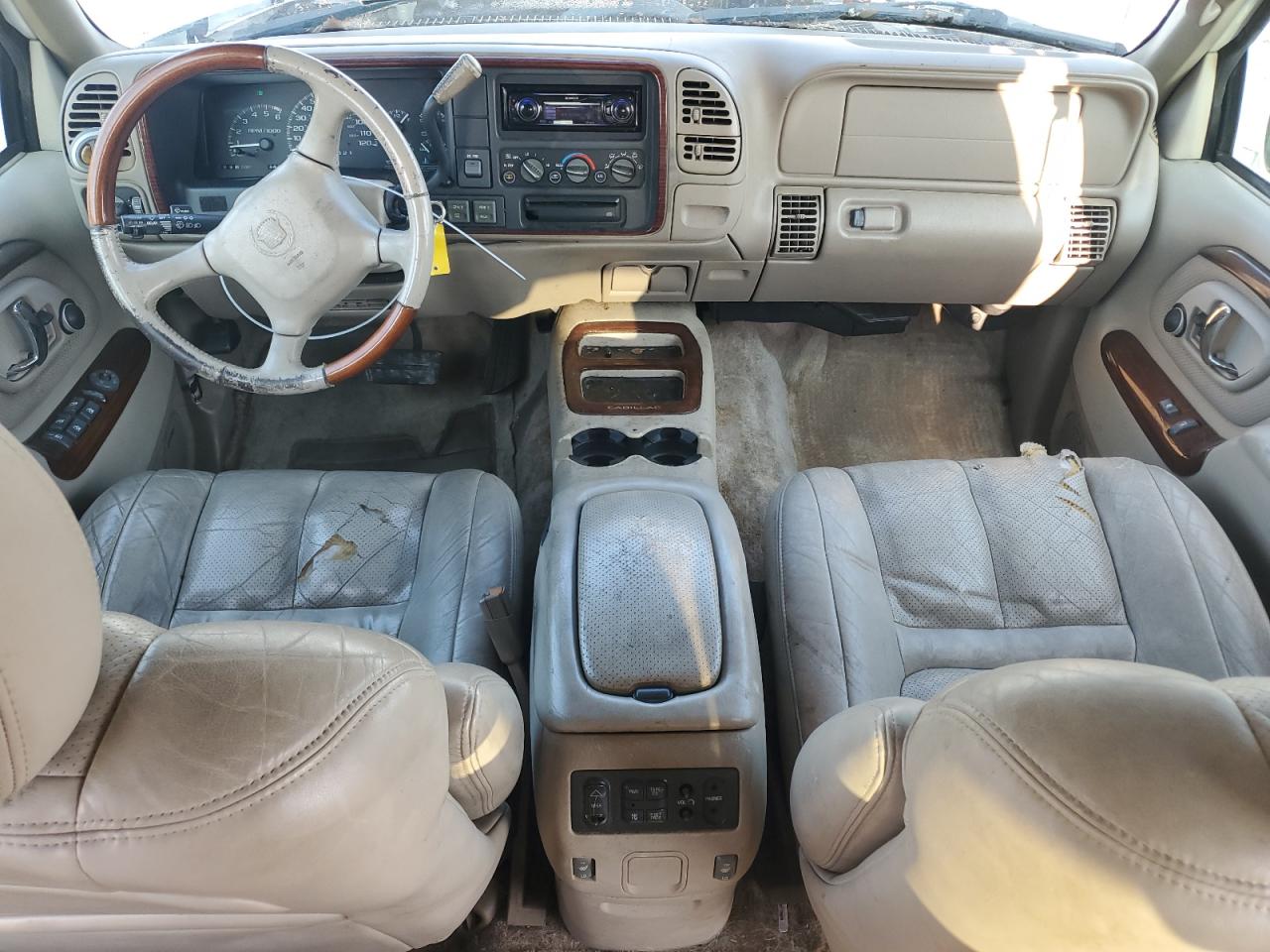 2000 Cadillac Escalade Luxury VIN: 1GYEK63R5YR203660 Lot: 94714305