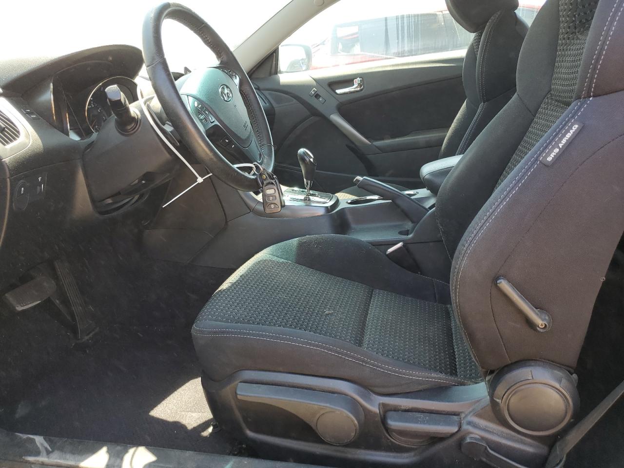 2011 Hyundai Genesis Coupe 2.0T VIN: KMHHT6KD2BU058695 Lot: 64566155