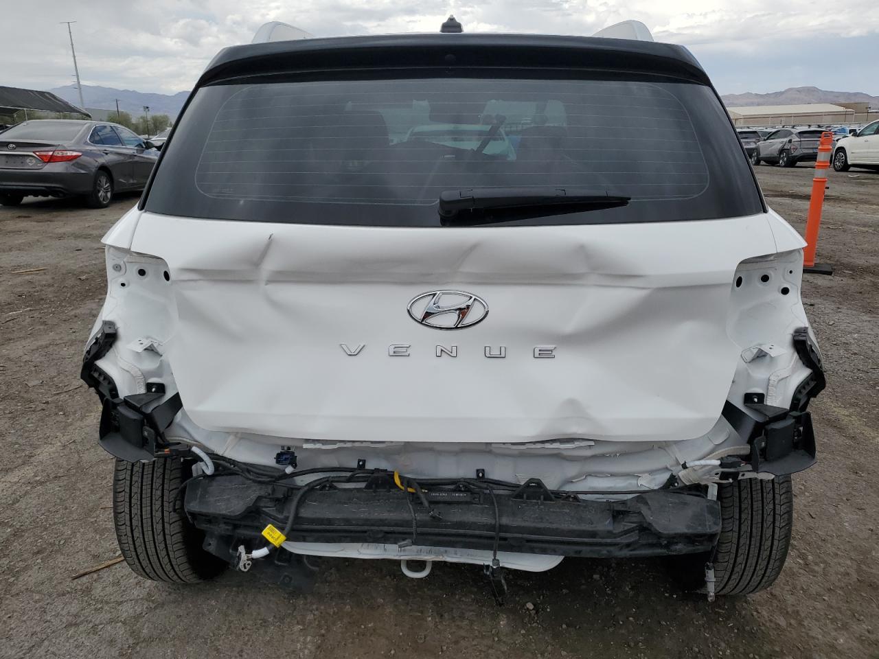 2024 Hyundai Venue Sel VIN: KMHRC8A37RU325722 Lot: 63256585