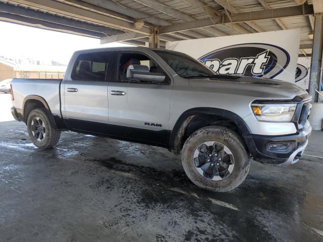 RAM 1500 2020 Srebrny