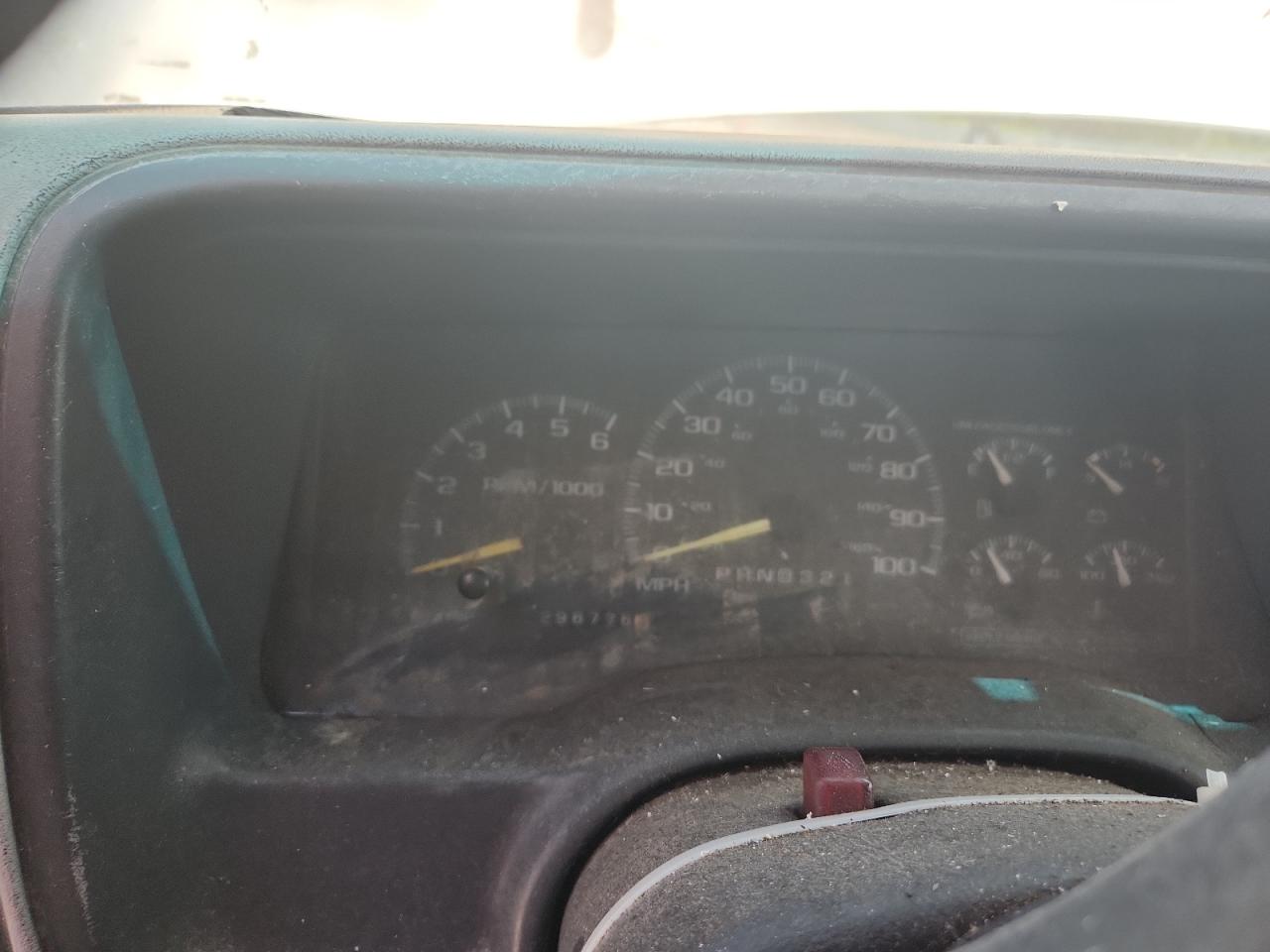 2000 Chevrolet Gmt-400 C3500 VIN: 1GBGC34R4YF471324 Lot: 63224225