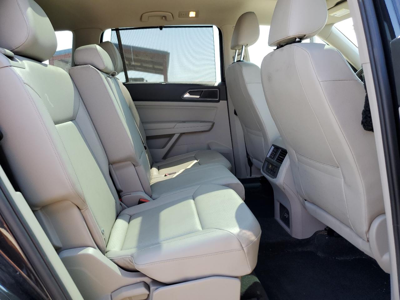 2018 Volkswagen Atlas Sel VIN: 1V2RR2CA1JC548889 Lot: 64197195