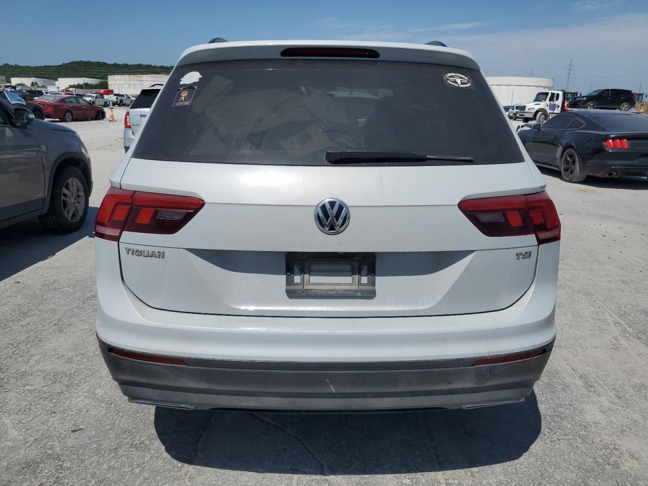 2018 Volkswagen Tiguan S VIN: 3VV1B7AXXJM015849 Lot: 64280145