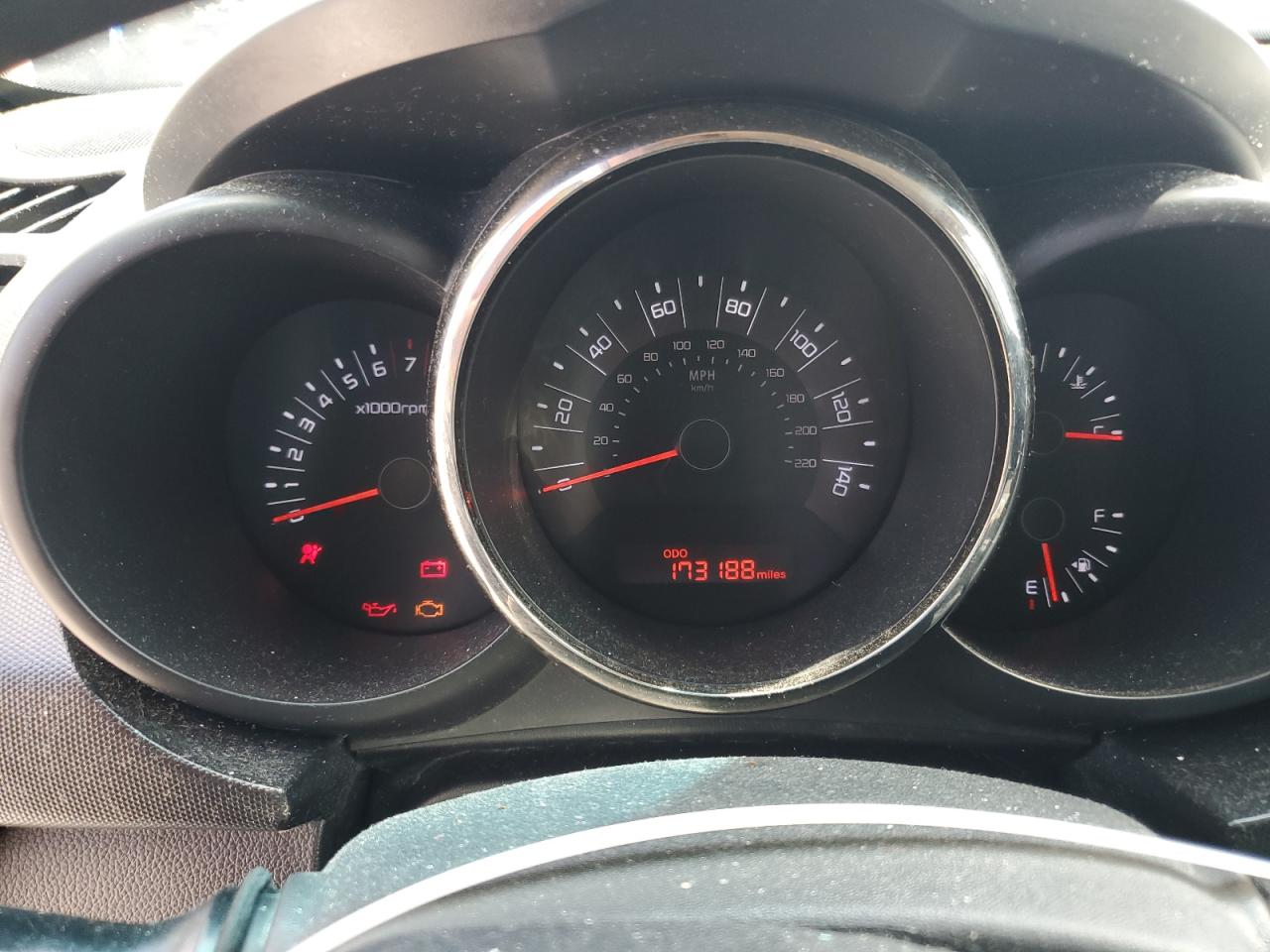 2011 Kia Soul + VIN: KNDJT2A23B7282040 Lot: 66892875