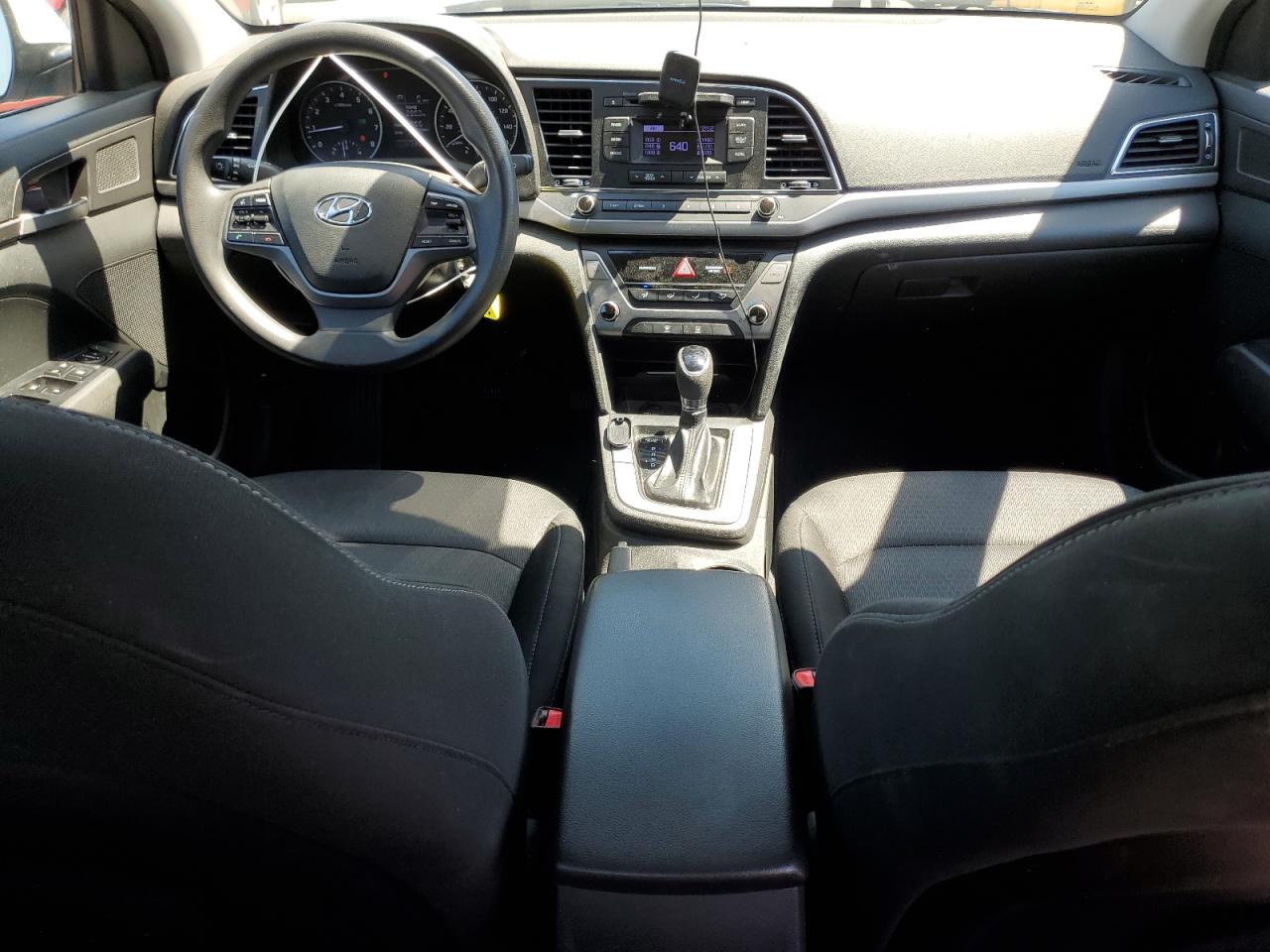 5NPD74LF7JH350671 2018 Hyundai Elantra Se