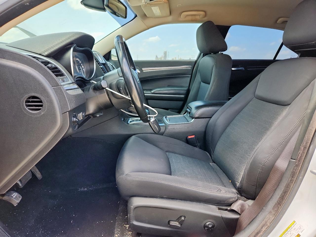 2021 Chrysler 300 Touring VIN: 2C3CCAAG5MH654147 Lot: 64513275