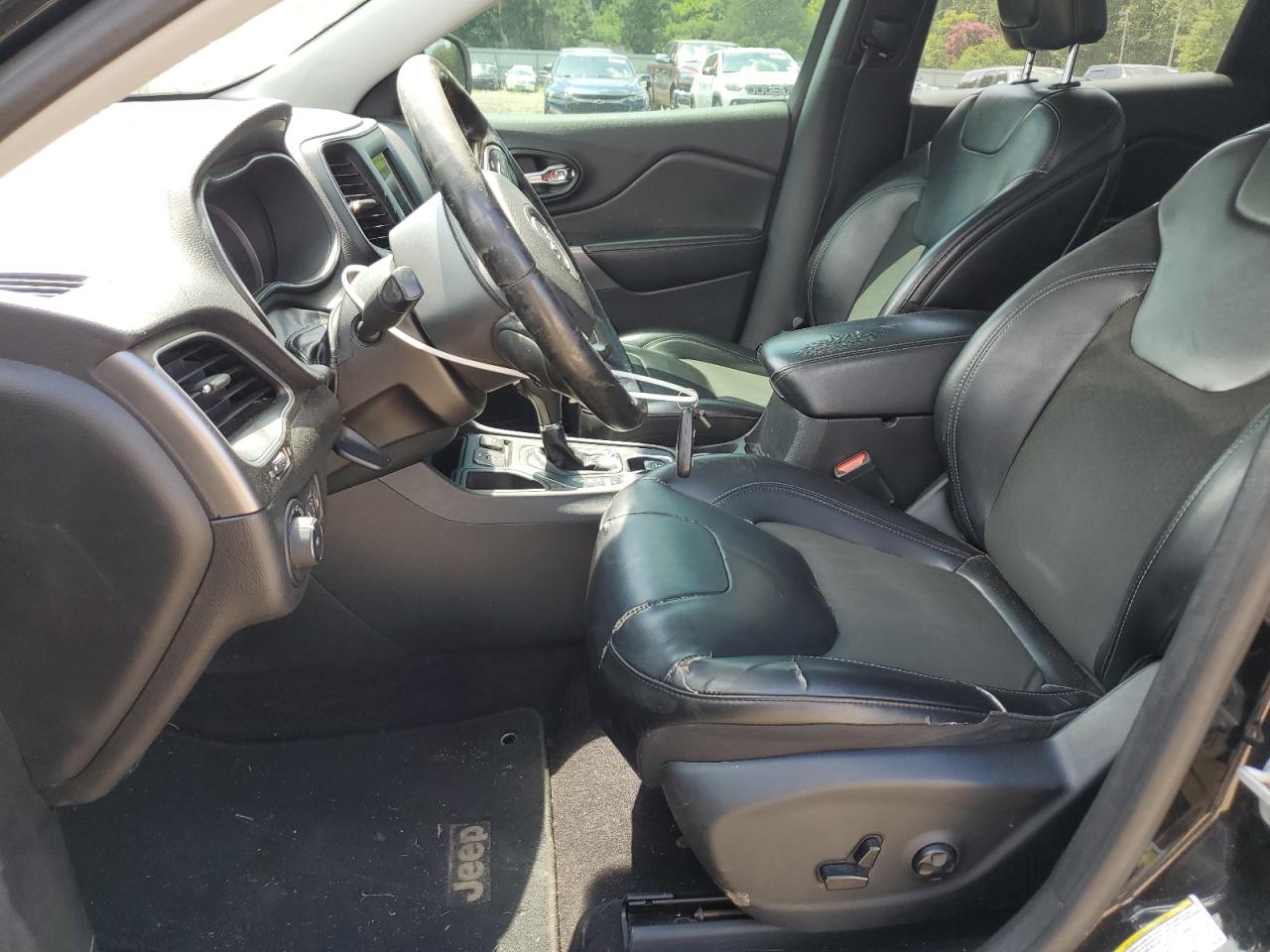 2019 Jeep Cherokee Latitude Plus VIN: 1C4PJLLB5KD184194 Lot: 65588595