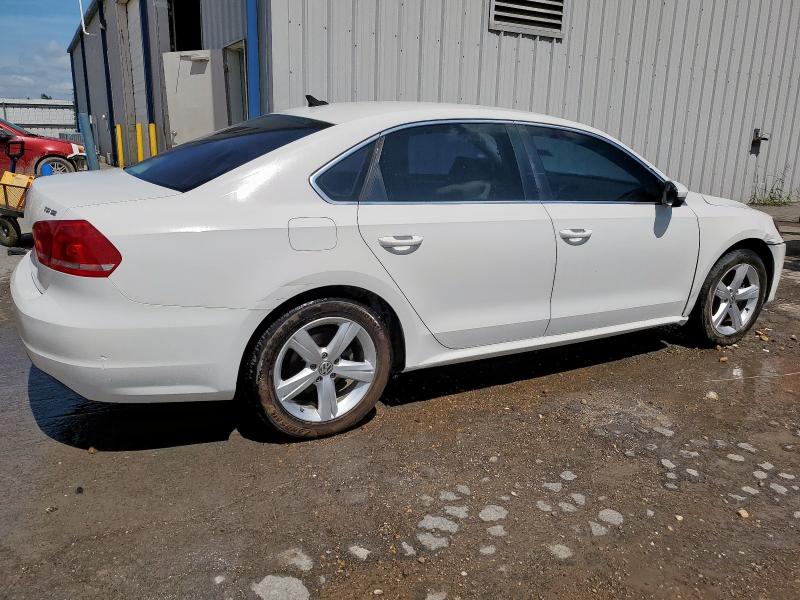 Седаны VOLKSWAGEN PASSAT 2015 Белы
