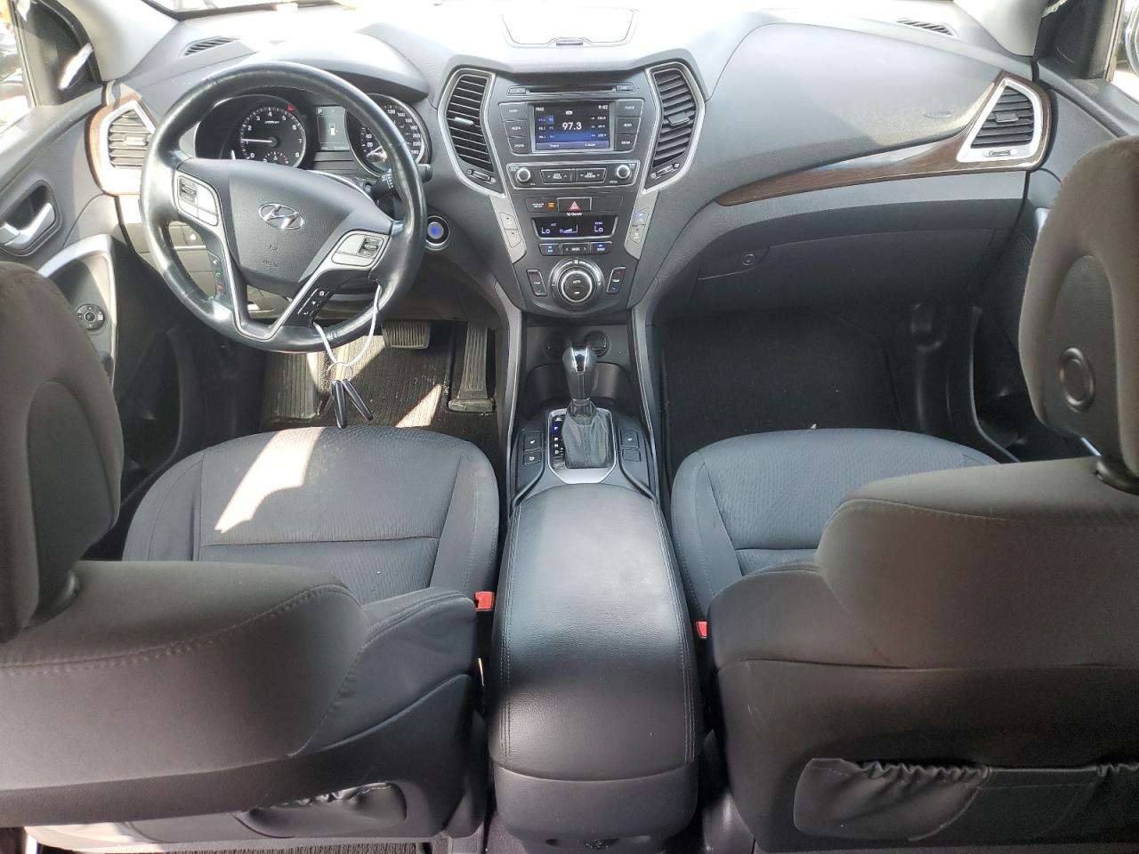 2017 Hyundai Santa Fe Se VIN: KM8SNDHFXHU229179 Lot: 63861105