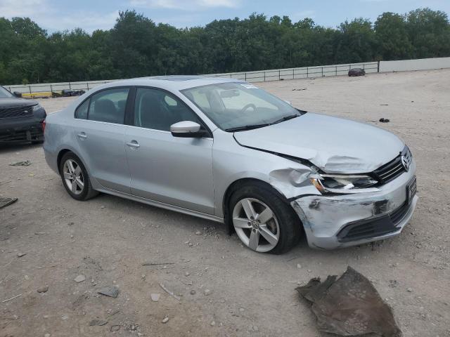  VOLKSWAGEN JETTA 2014 Srebrny