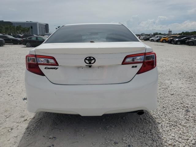  TOYOTA CAMRY 2014 Biały