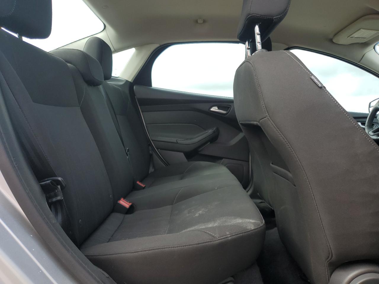 2016 Ford Focus Se VIN: 1FADP3F21GL215411 Lot: 65269445