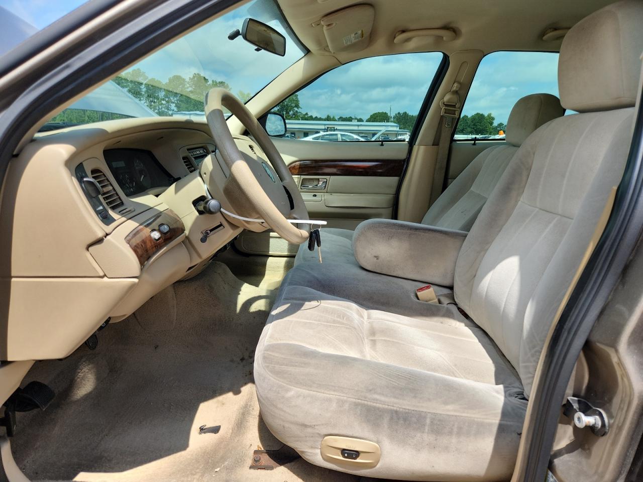2006 Mercury Grand Marquis Gs VIN: 2MEFM74V06X632339 Lot: 64405325